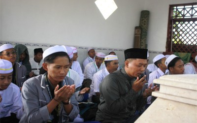 Goes To Pesantren; Kenalkan Tradisi Ziarah dan Pembekalan Karakter Santri