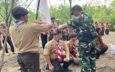 Penuh Semangat, 76 Santri SMA Unggulan Dilantik Bantara dan Laksana oleh Tentara Kodim 0820 Probolinggo